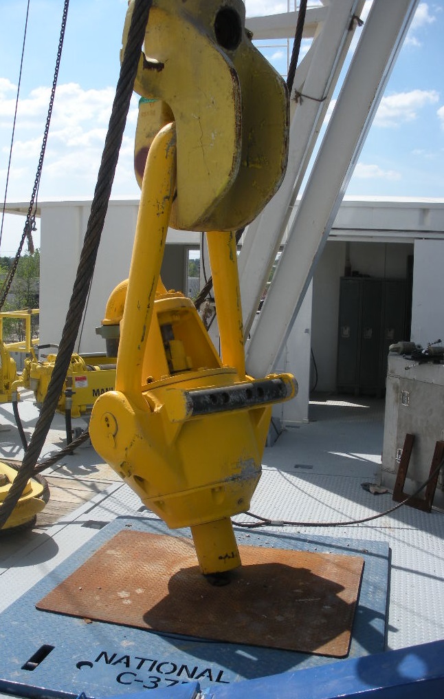 Drilling Equipment - Hooks Blocks and Swivels